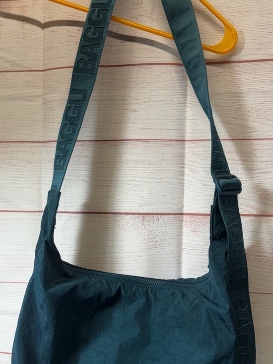 BAGGU Handbags - BAGGU Teal Green Nylon Messenger Bag with Logo Strap